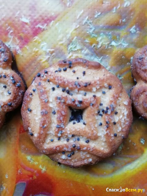 Печенье сахарное Чудесный край "Обаяшки" с посыпкой маком декорированные глазурью