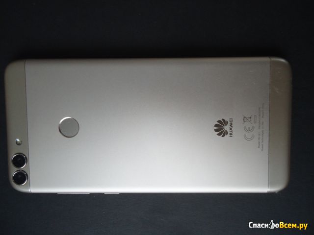 Мобильный телефон Huawei P Smart