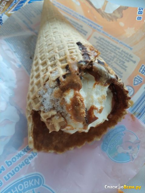 Мороженое Коровка из Кореновки Здоровый рожок с мягкой карамелью