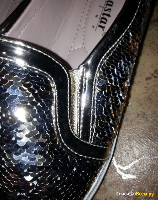 Слипоны золотистые SeaStar декорированные пайетками shoes model ww01p gold