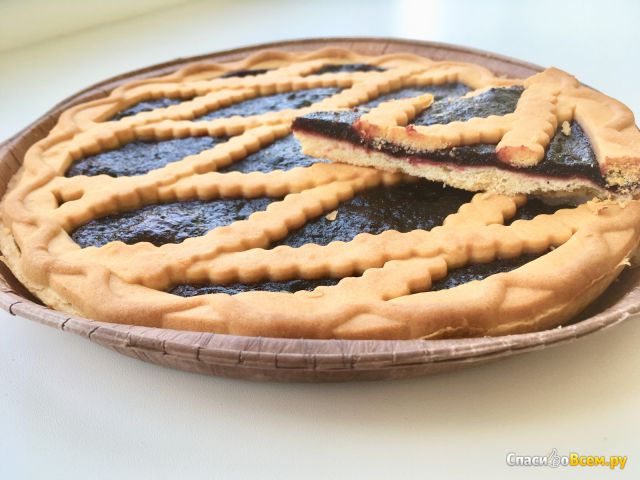 Пирог песочный фруктовый пай «Шарлиз» с черничным джемом
