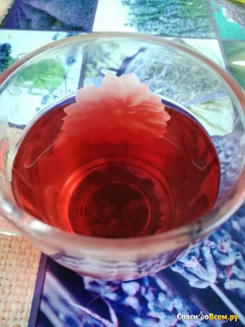 Чайный напиток Tess Flame со вкусом и ароматом земляники с розовым перцем