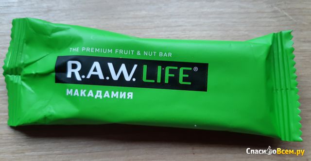 Ореховый батончик R.A.W. Life Fruit & Nut Bar Макадамия