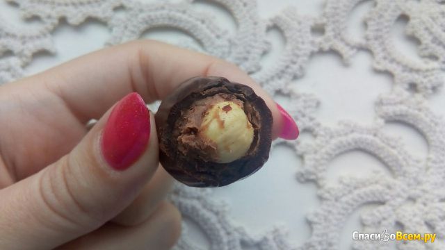 Шоколадный набор Бабаевский Dark cream цельный фундук и ореховый крем в темном шоколаде