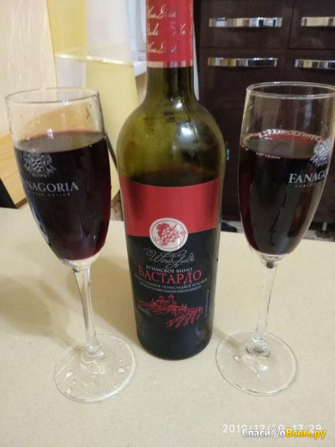 Вино столовое полусладкое красное Крымское "Бастардо"