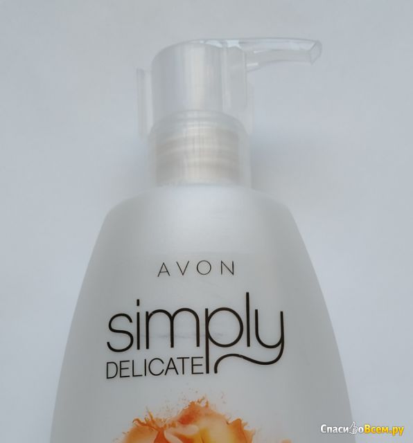 Очищающее средство для женской интимной гигиены Avon Simply delicate Active с молочной кислотой