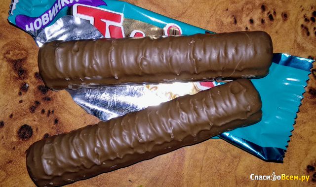 Шоколадный батончик Twix Соленая карамель