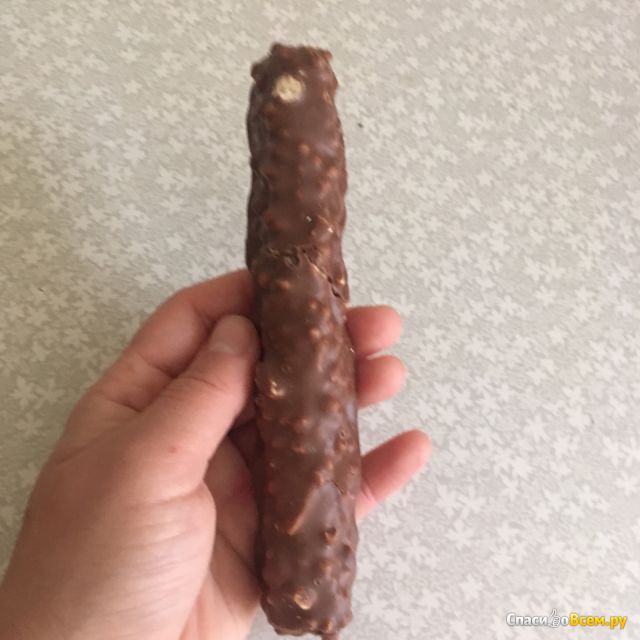 Шоколадный батончик Picnic "Мега Грецкий орех"