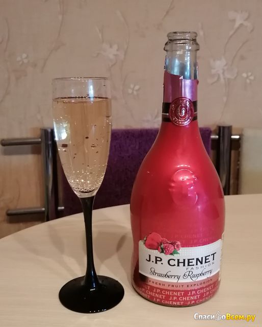 Напиток винный слабоалкогольный J.P. Chenet Fashion клубника-малина
