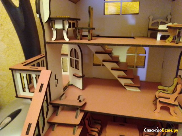 Сборный кукольный домик Elen Toys с террасой и мебелью