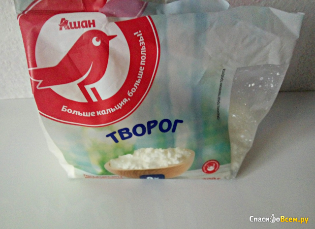 Творог Auchan "Красная птица" 9%.