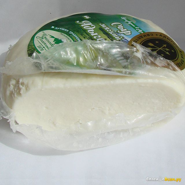 Сыр Адыгейский мягкий "Красногвардейский молочный завод" 45%