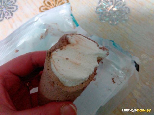 Мороженое сливочное Уралец "Трубочка" во взбитой шоколадной глазури