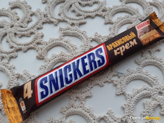 Шоколадный батончик Snickers арахисовый крем