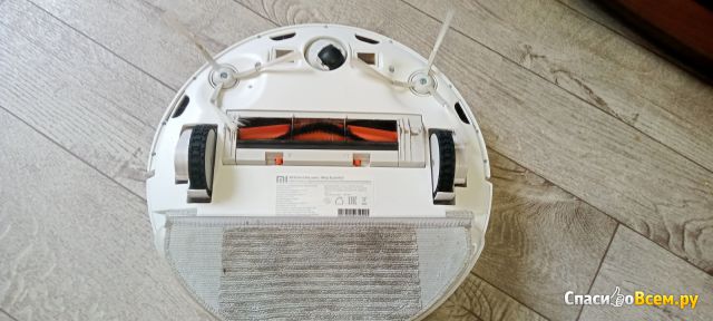 Робот-пылесос Xiaomi Mi Robot Vacuum Mop Essential