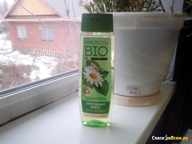Шампунь Прелесть bio "Комплекс 7 целебных трав" с экстрактом ромашки для всех типов волос