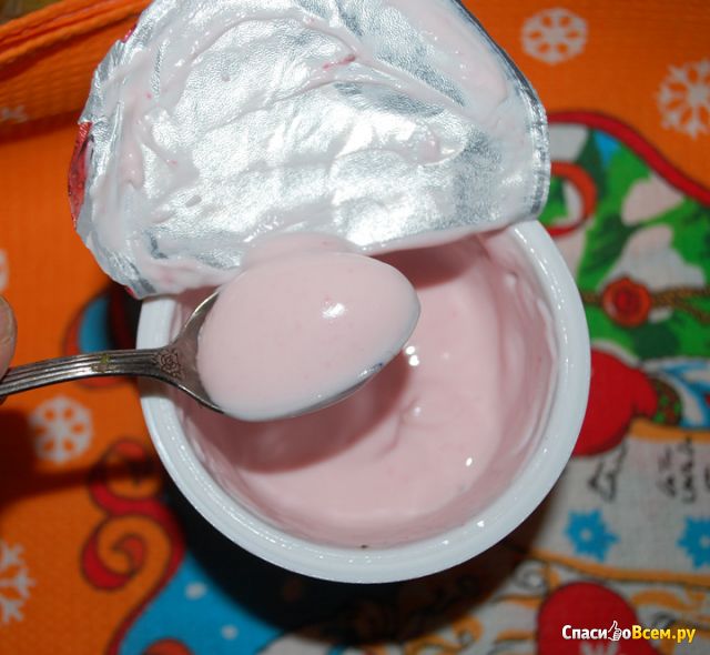 Йогурт с клубникой и земляникой "Danone", 2.8%