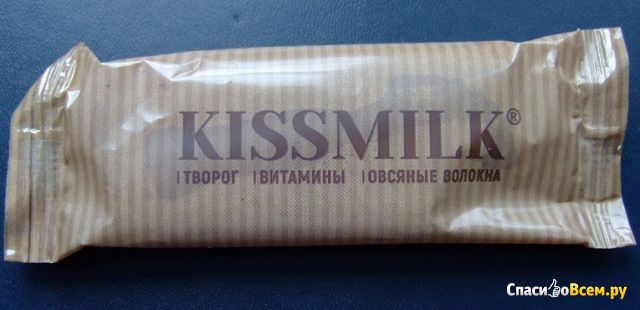 Сырок творожный глазированный Kissmilk "Яблоко и корица" с овсяными волокнами и витаминами