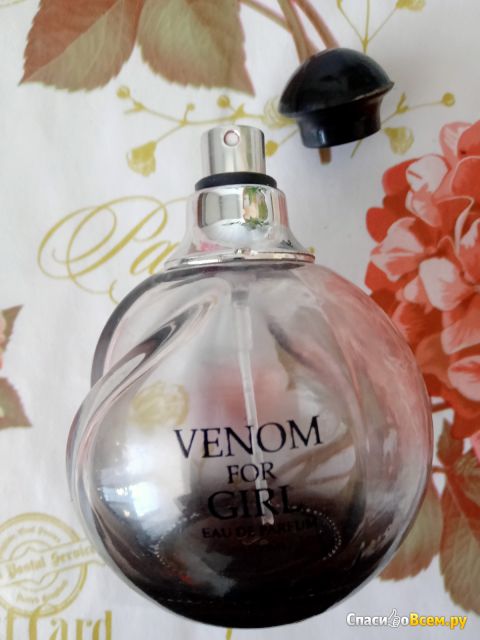 Парфюмерная вода Lattafa Perfumes Sniff "Venom For Girl"