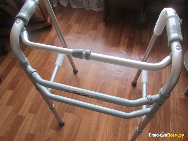 Ходунки шагающие для инвалидов  Мега-Оптим складные FS 915 L