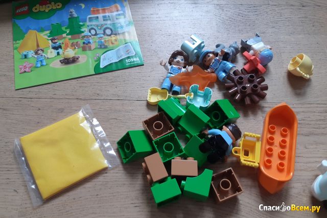 Конструктор Lego Duplo Town "Семейное приключение на микроавтобусе" 10946