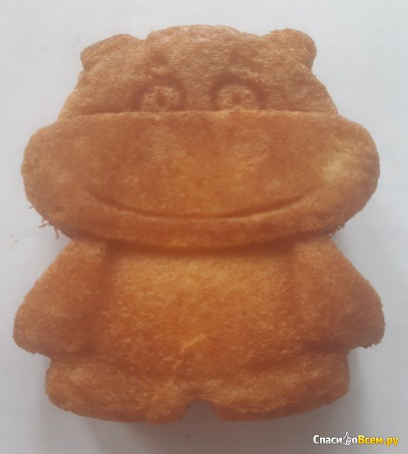 Бисквитное пирожное HIPPO BO & friends с малиновой начинкой
