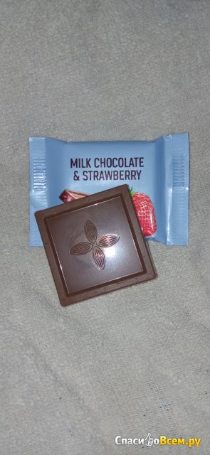 Молочный шоколад KDV "O'Zera" Milk & Strawberry с клубничными криспами