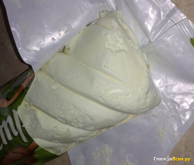 Мороженое "Настроение" с фисташковым топпингом Славица