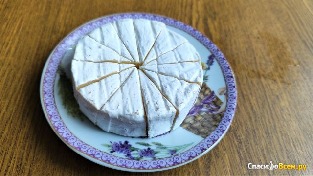 Сыр с белой плесенью Камамбер Montarell