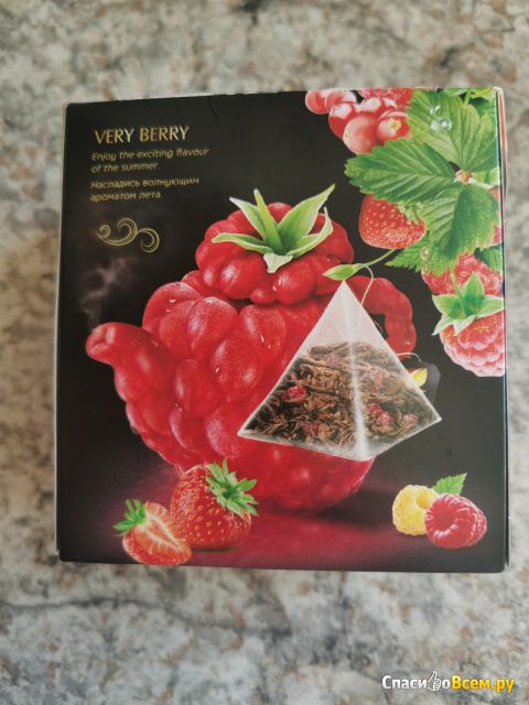 Черный чай Curtis "Very Berry" в пирамидках