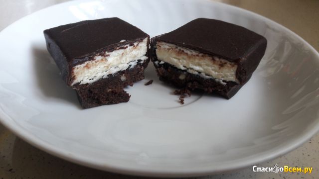 Сырок творожный глазированный "Тимоша" на печенье Брауни с наполнителем "Шоколадный"