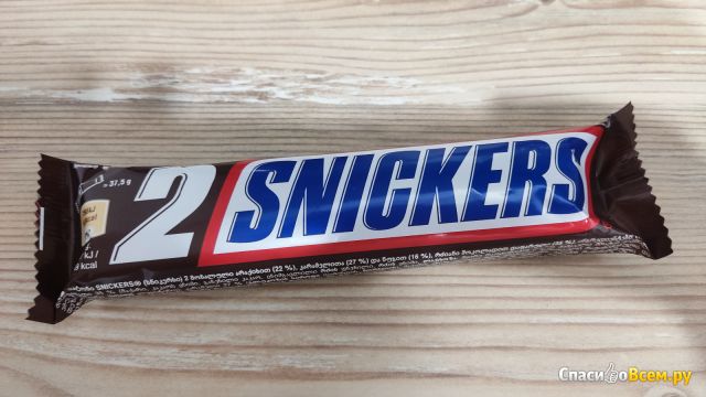 Шоколадный батончик Snickers