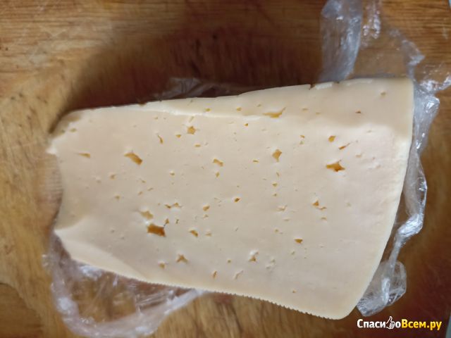 Сыр полутвердый Граф Монте Кристо с вкусом топлёного молока "Алексеевский"