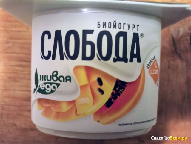 Биойогурт Слобода с манго и папайей "Живая еда" 2,9%
