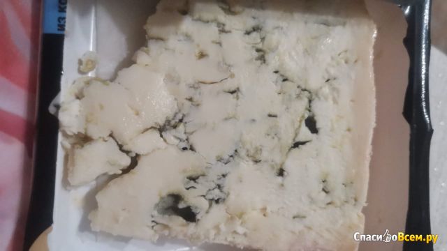 Сыр горгонзола с голубой плесенью из козьего молока Ашан
