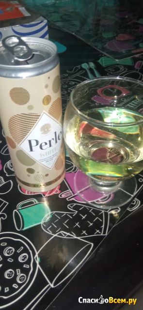 Вино игристое белое полусладкое  La Petite Perle White баночное