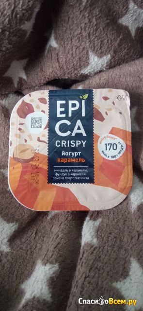 Йогурт Epica Crispy и смесь из миндаля в карамели, фундука в карамели и семян подсолнечника