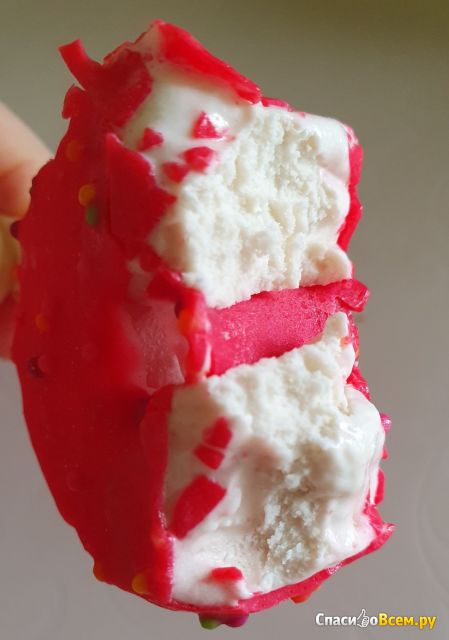 Мороженое Creamzy эскимо сливочное с ароматом пончика в глазури со вкусом малины