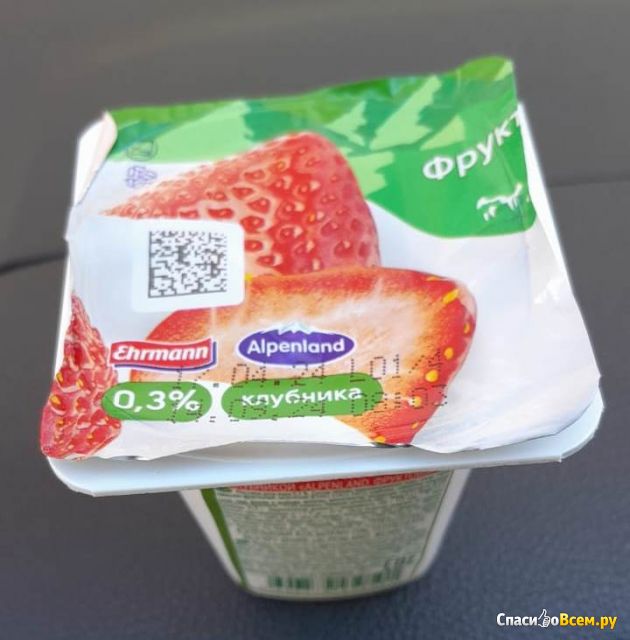 Продукт йогуртный пастеризованный с клубникой  Ehrmann "Alpenlfnd. Фруктовый" мдж 0,3%"