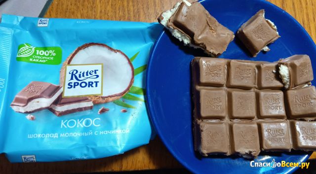 Шоколад Ritter Sport молочный с кокосовой начинкой