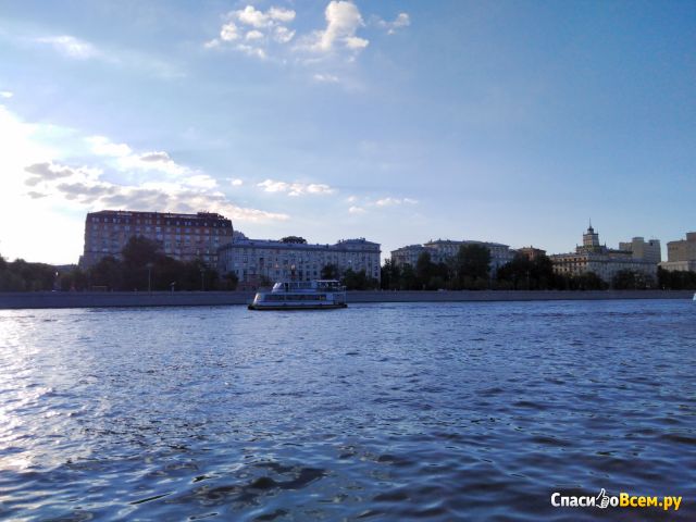 Пушкинская набережная (Москва)