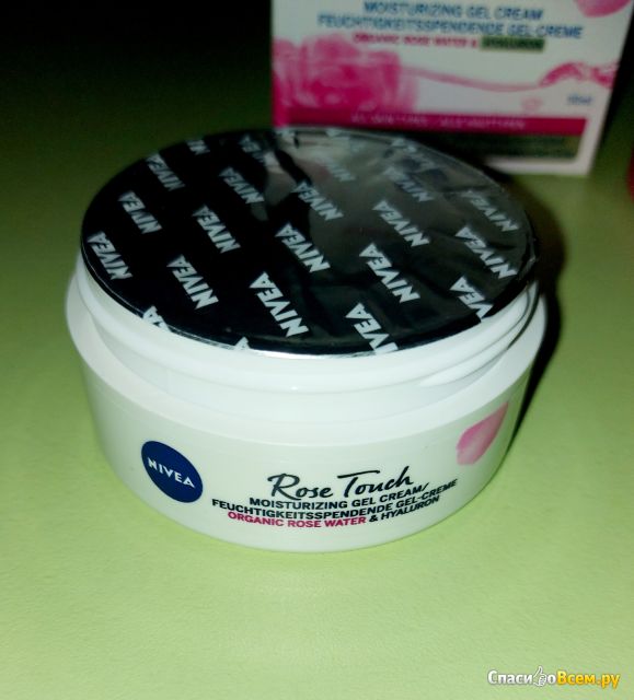 Увлажняющий гель-крем для лица NIVEA Rose Touch для всех типов кожи