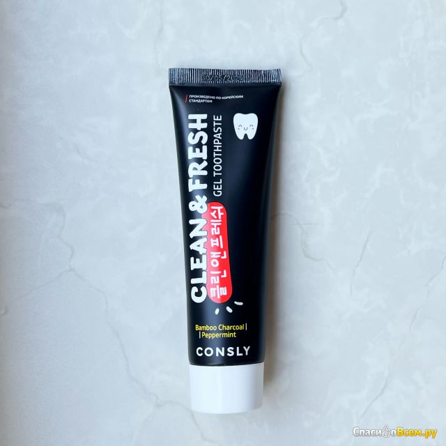 Гелевая зубная паста Consly Clean&Fresh с бамбуковым углем и перечной мятой