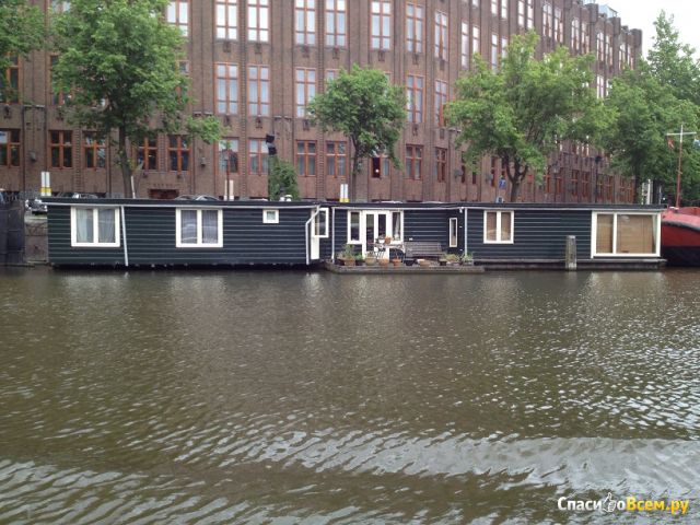 Экскурсия на речном трамвае по каналам Амстердама (Нидерланды)