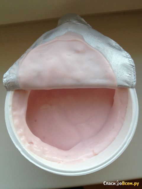 Йогурт с клубникой "Vilvi"