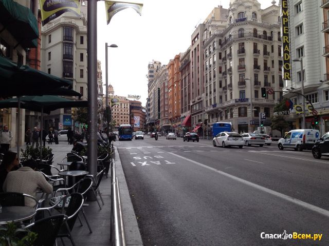 Улица Gran Via в Мадриде (Испания)