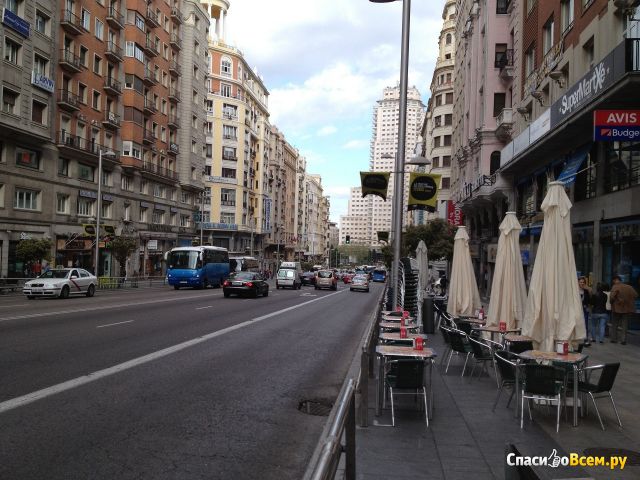 Улица Gran Via в Мадриде (Испания)