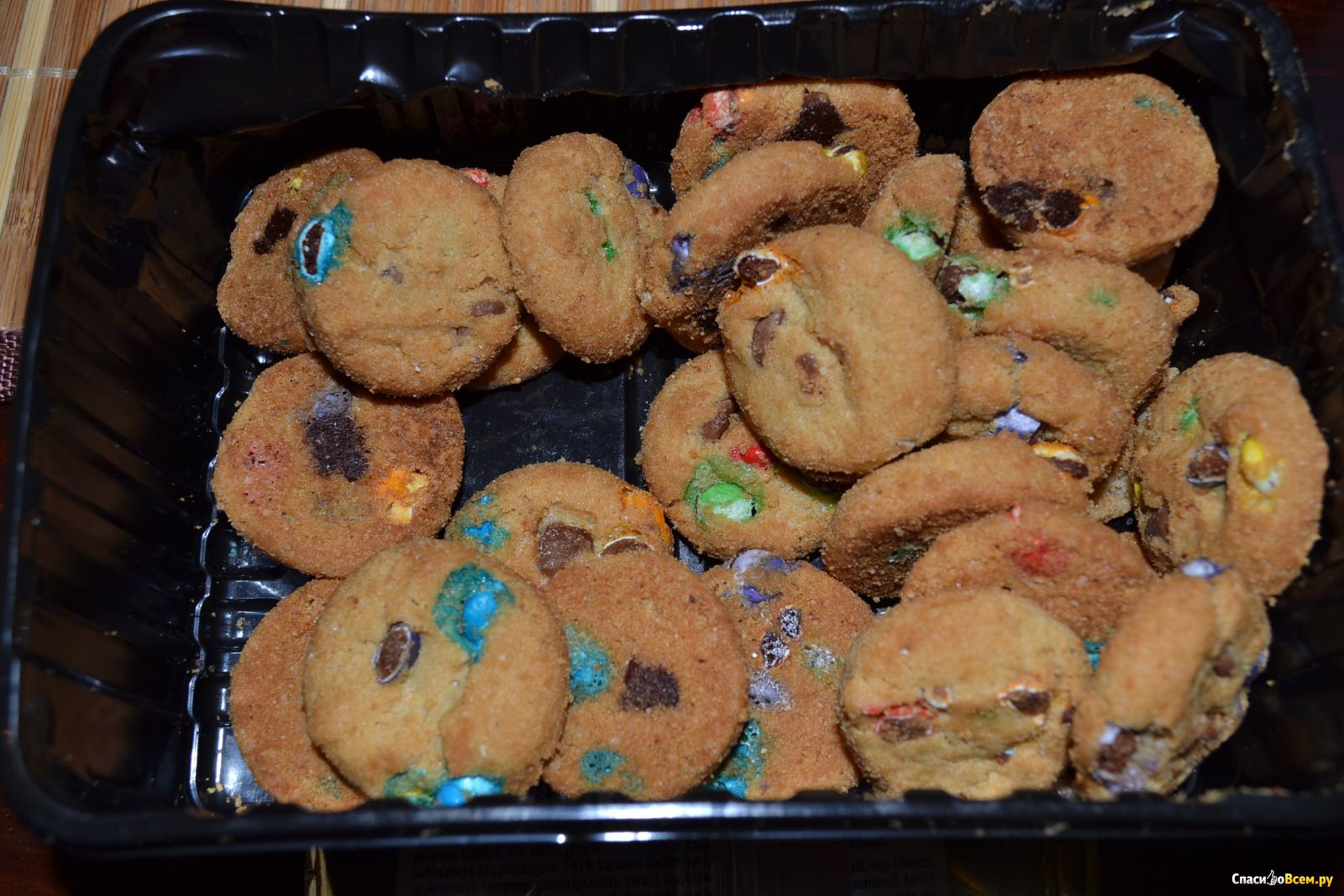 Мини-печенье с цветным шоколадным драже Merba Rainbow Cookies mini.
