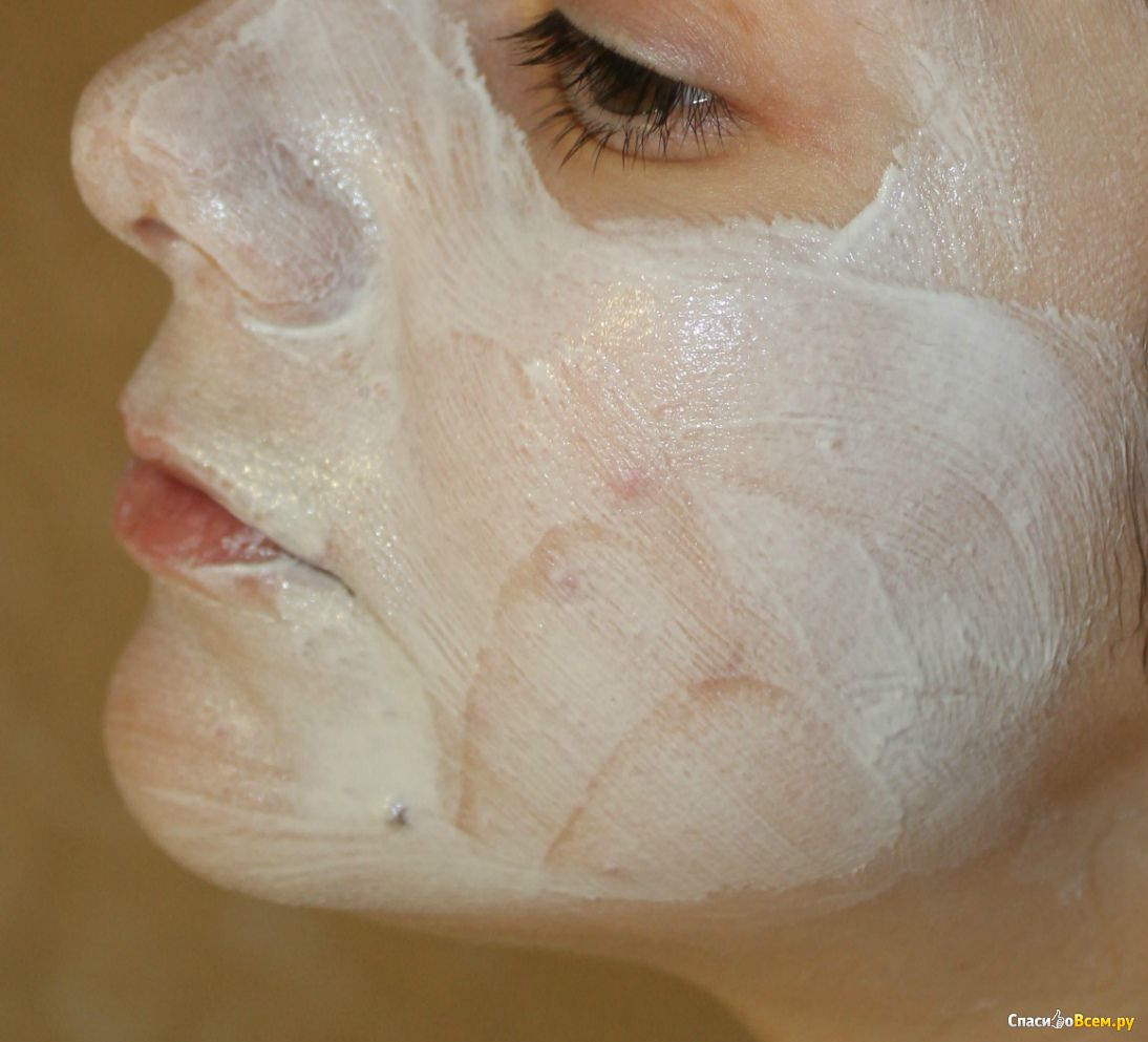 Делаю маску из глины. Глиняная маска для лица. Маска белое лицо. Глиняная маска для лица белая. Маска для лица с белой глиной.