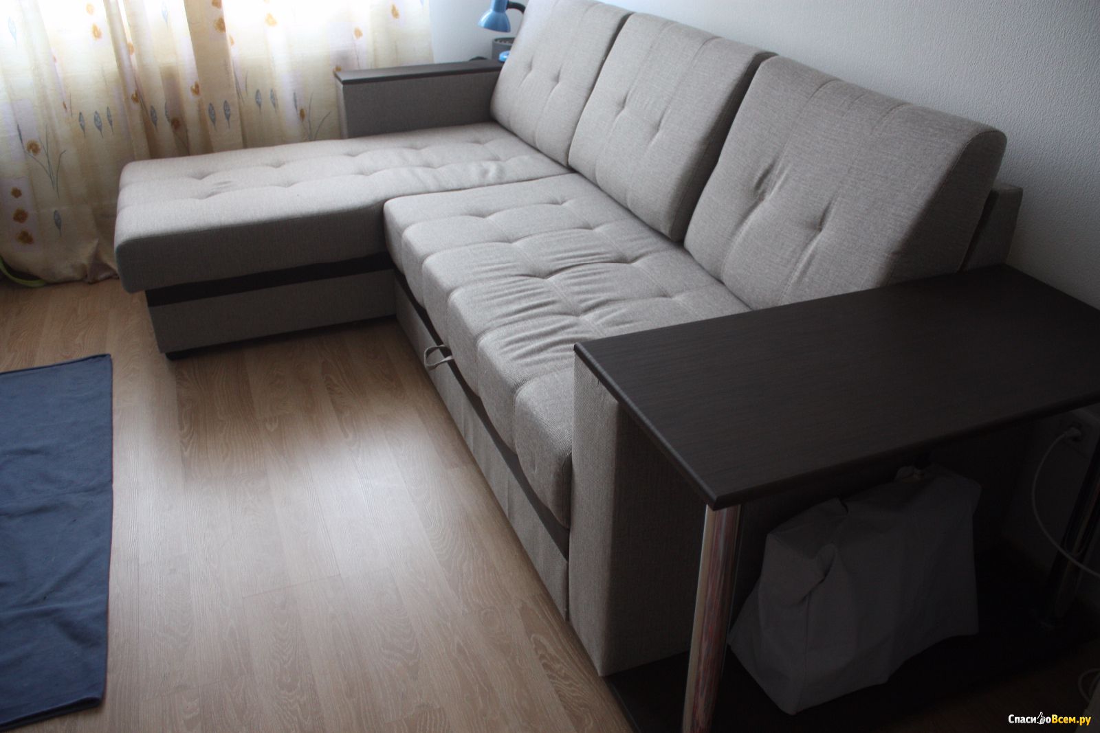 угловой диван из много мебели